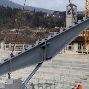 Cantiere dello stadio Franchi di Firenze, la preoccupazione di Cgil-Cisl-Uil e Fillea-Filca -Feneal: “Sia fatta chiarezza sugli operai al lavoro senza dispositivi di sicurezza. La sindaca fa bene a convocare le ditte, ma urge anche un confronto con i sindacati. La prevenzione e il rispetto delle norme si costruiscono giorno per giorno”